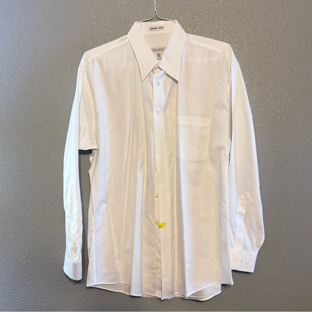 Joseph & Feiss White Dress Shirt with Classic Button-Down Style and Long Sleeves